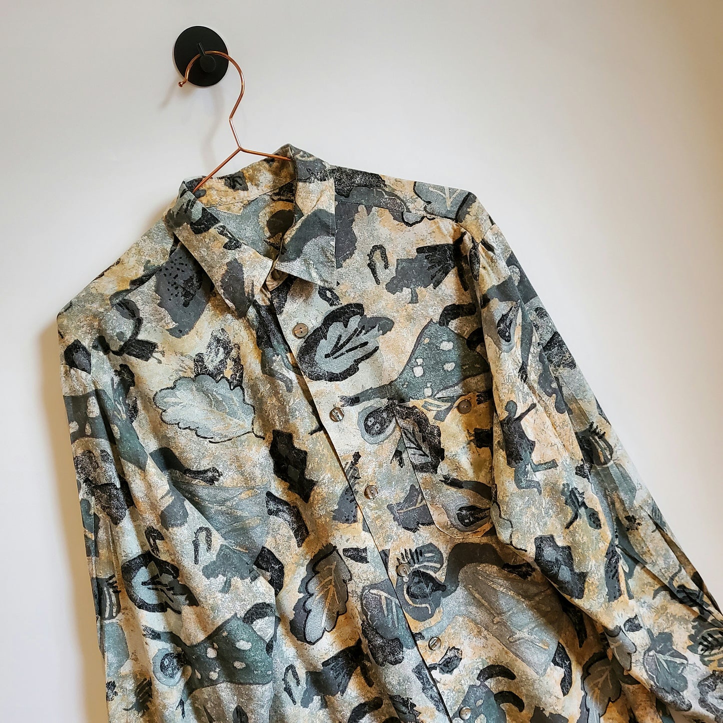 Vintage 90s Funky Leaf Pattern Festival Shirt | Size M