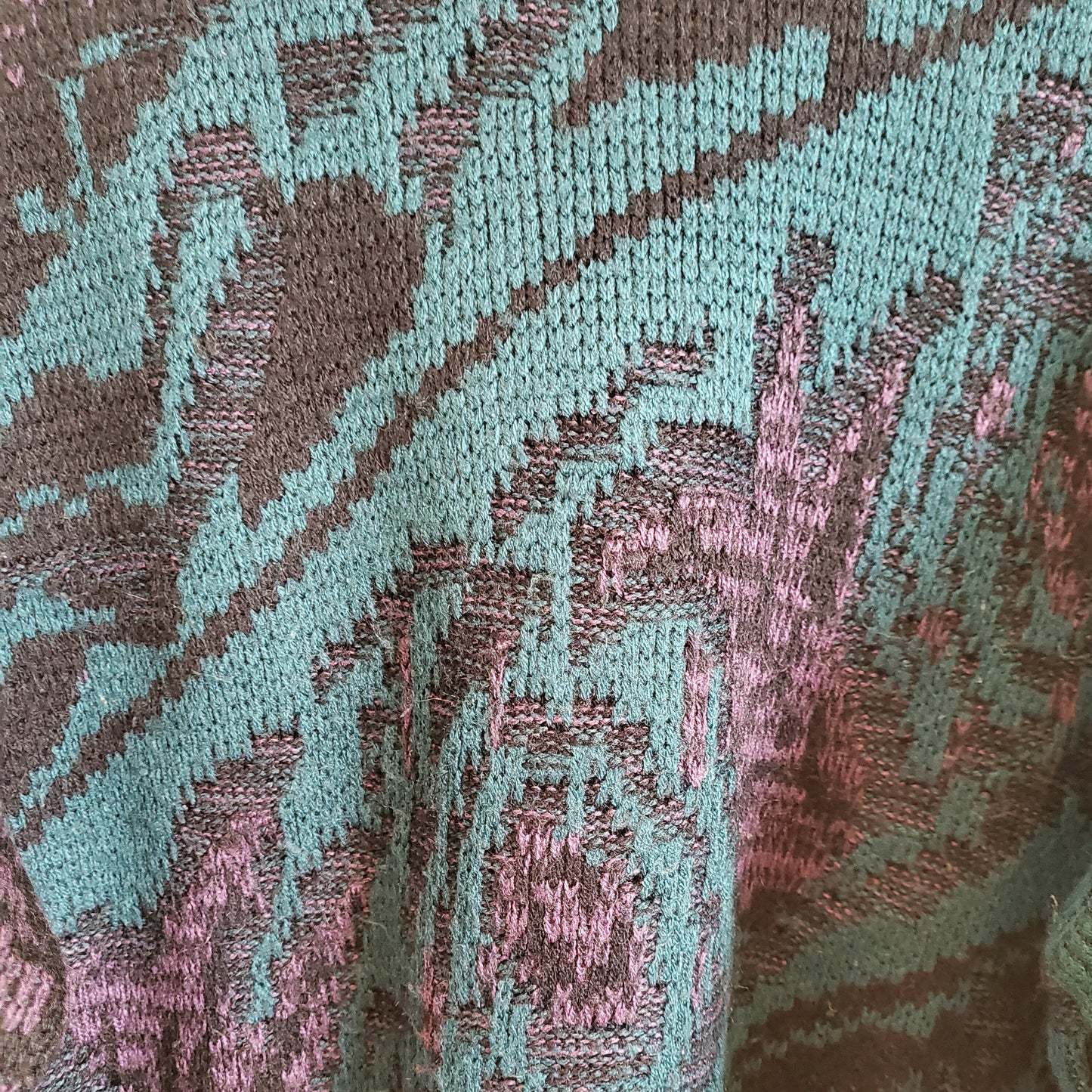 Vintage 80s Funky Pattern Knitted Jumper | Size M