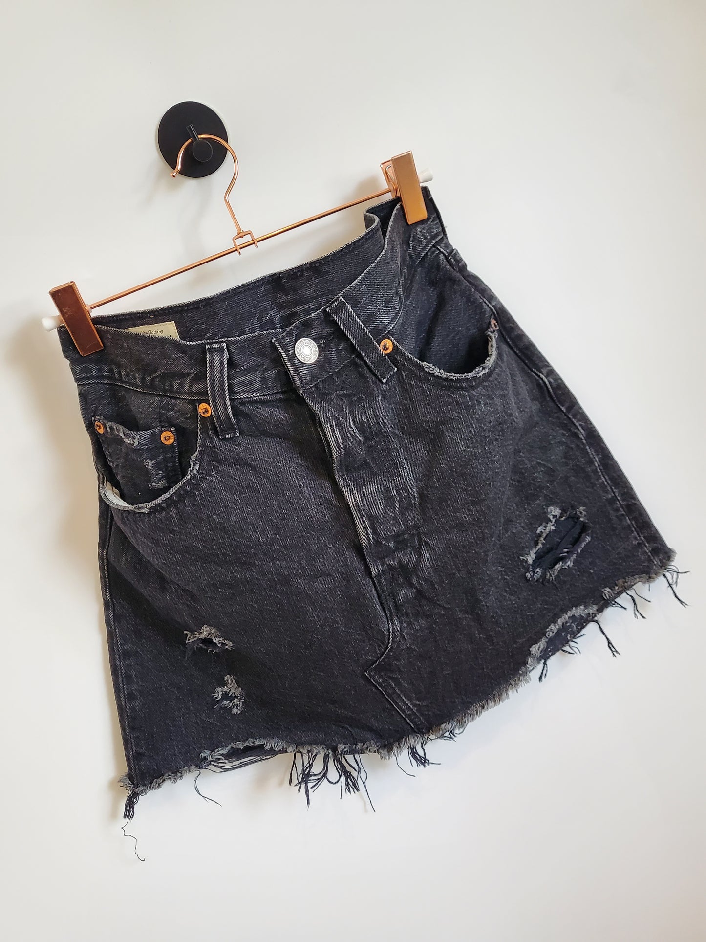 Preloved Distressed Levi's Mini Denim Skirt | Size 8