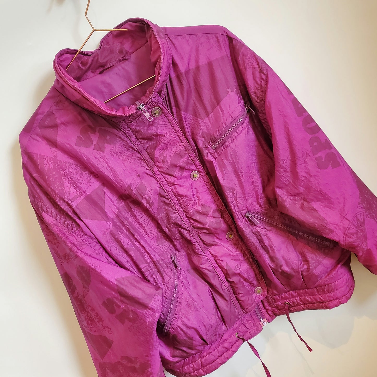 Sustainable vintage 90s ski jacket in pink