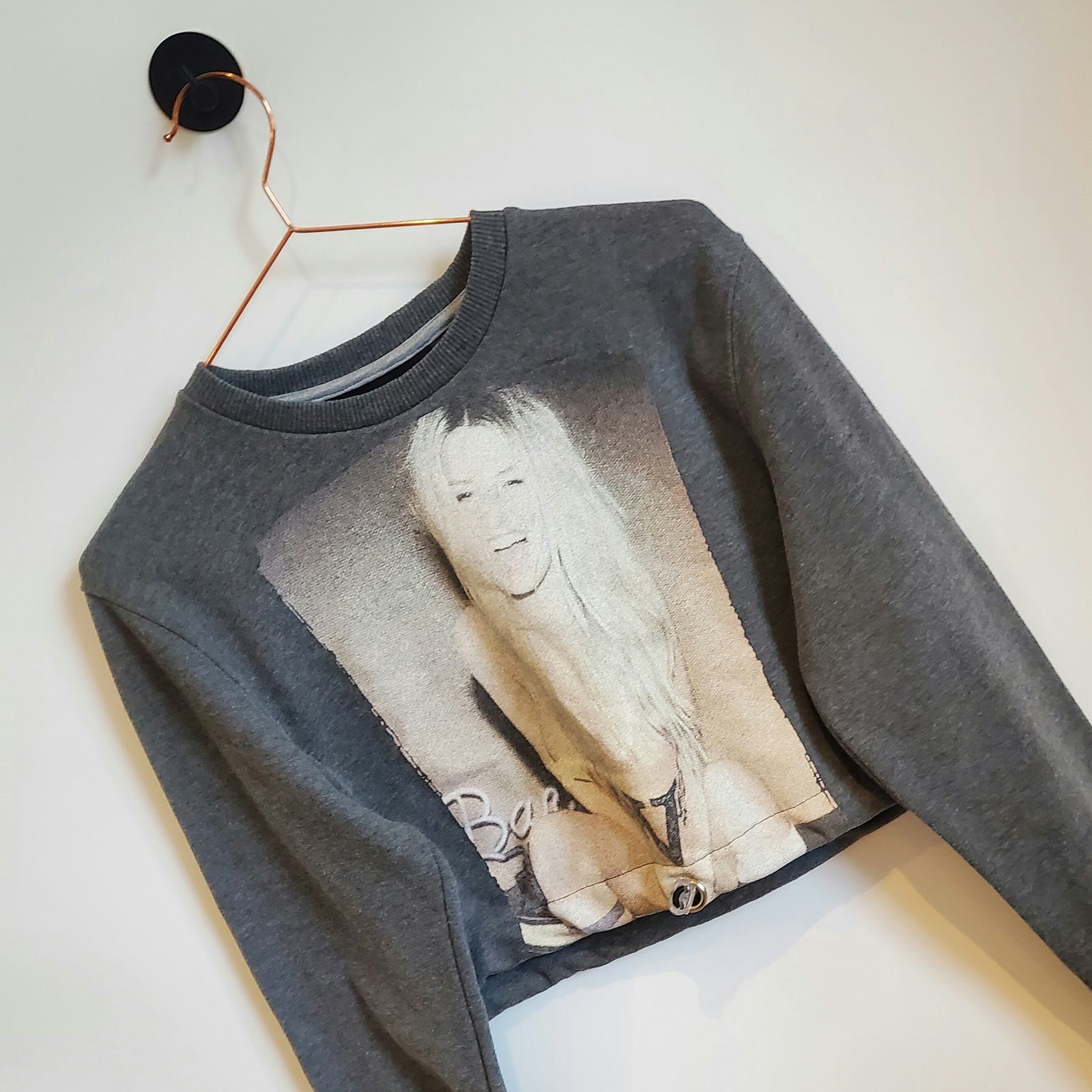 Vintage Y2K Naked Lady Graphic Crop Sweatshirt | Size 10