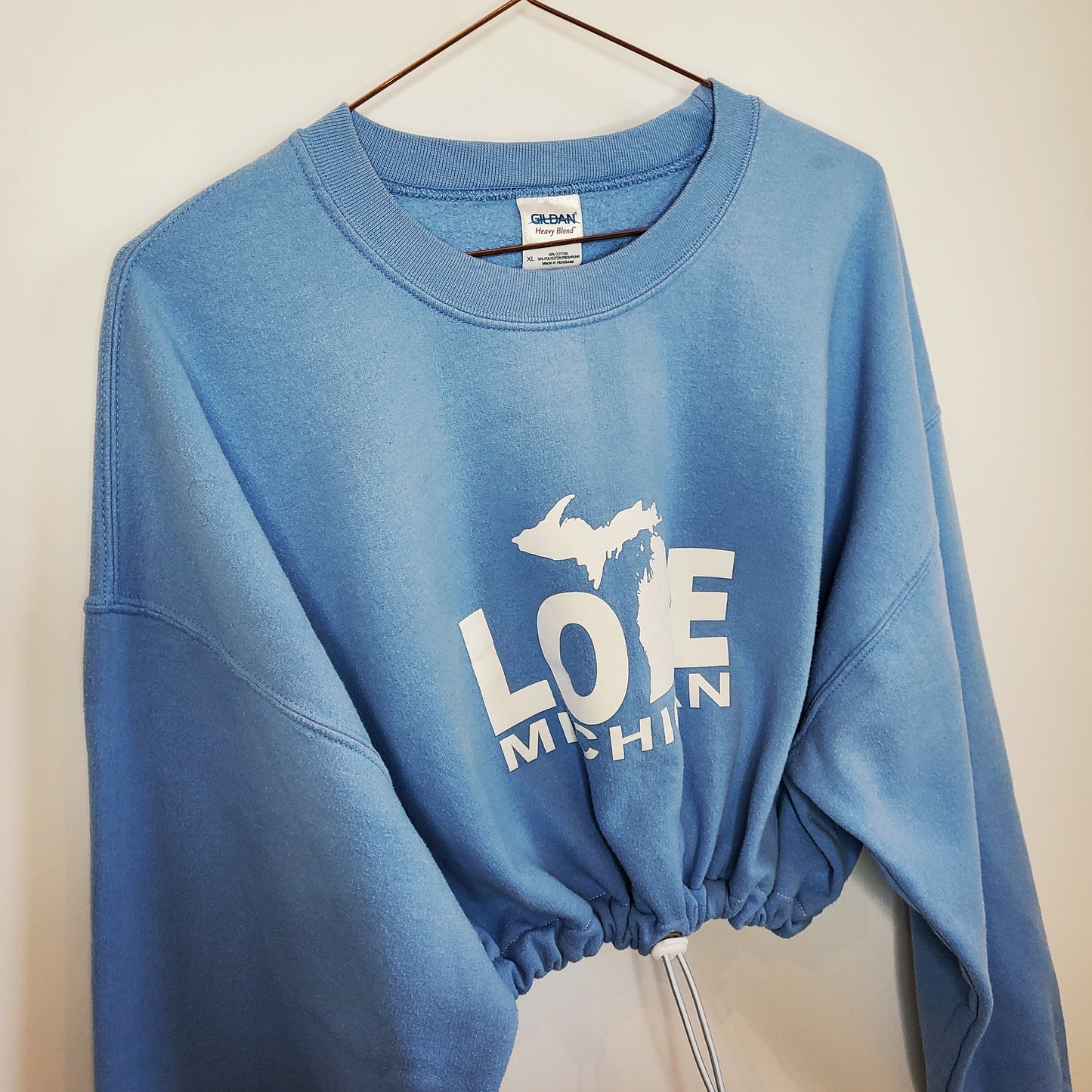 Upcycled Vintage 90s Michigan Crop Sweatshirt Blue Size 14-16