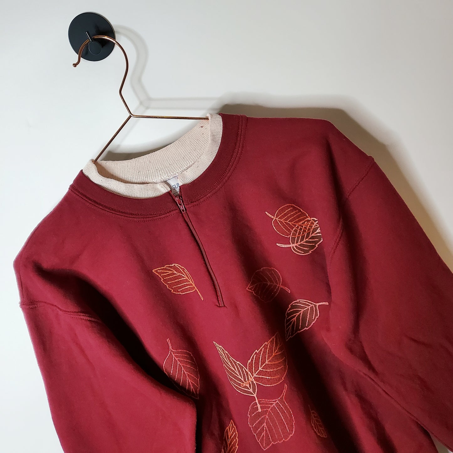 Vintage 90's Leaf Print Graphic Sweatshirt | Size M