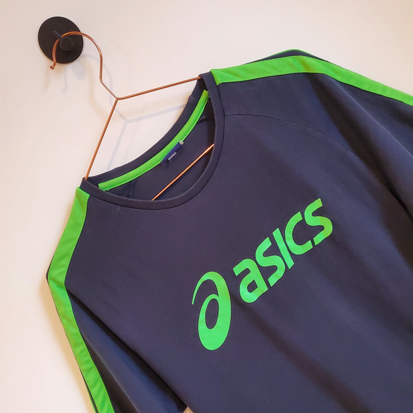 Vintage 90s Asics Graphic T-shirt | Size S
