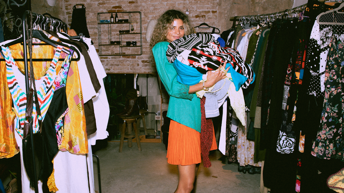 The Pros and Cons of Shopping for Vintage Clothing
