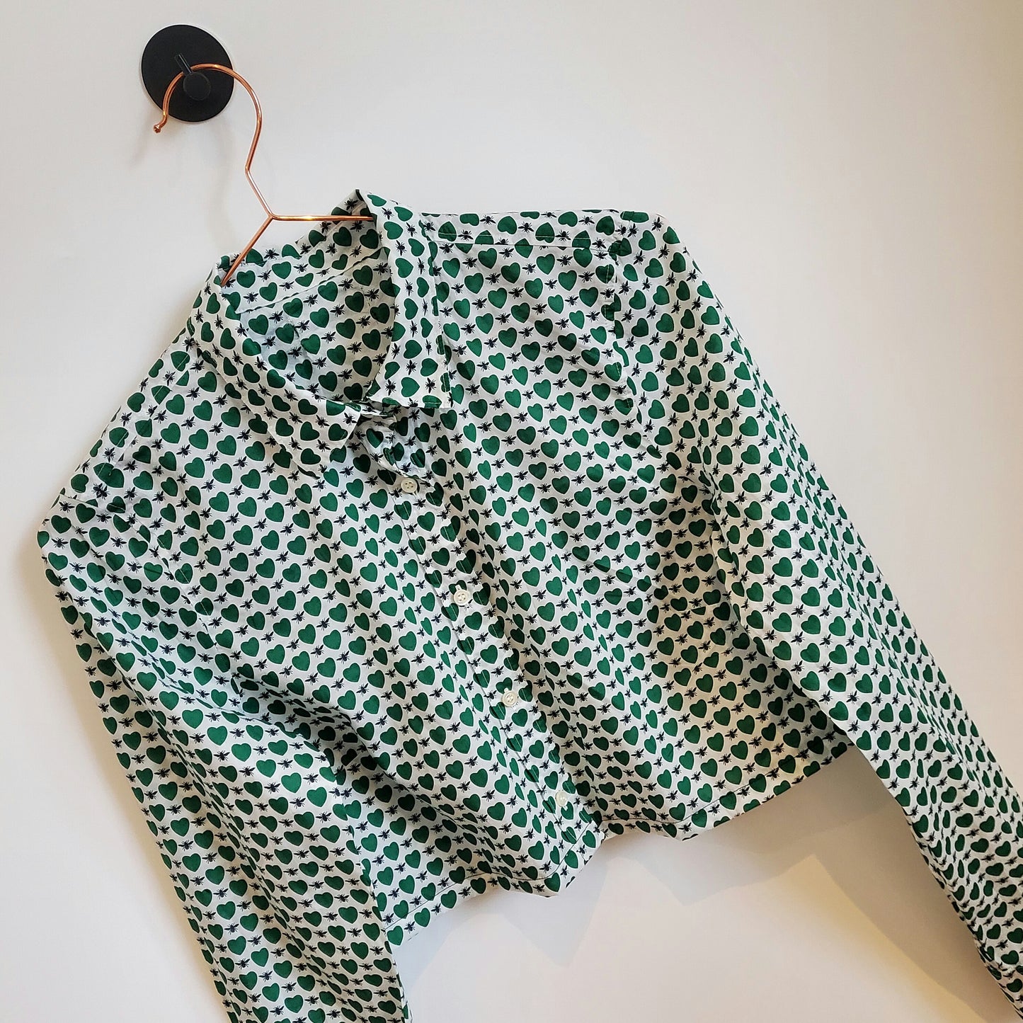 Reworked Vintage Heart and Bee Crop Shirt | Size 8
