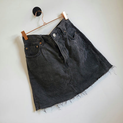 Preloved Levi's Denim Skirt | Size 12