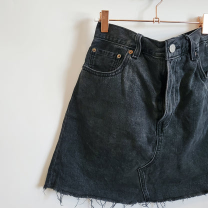 Preloved Levi's Denim Skirt | Size 12