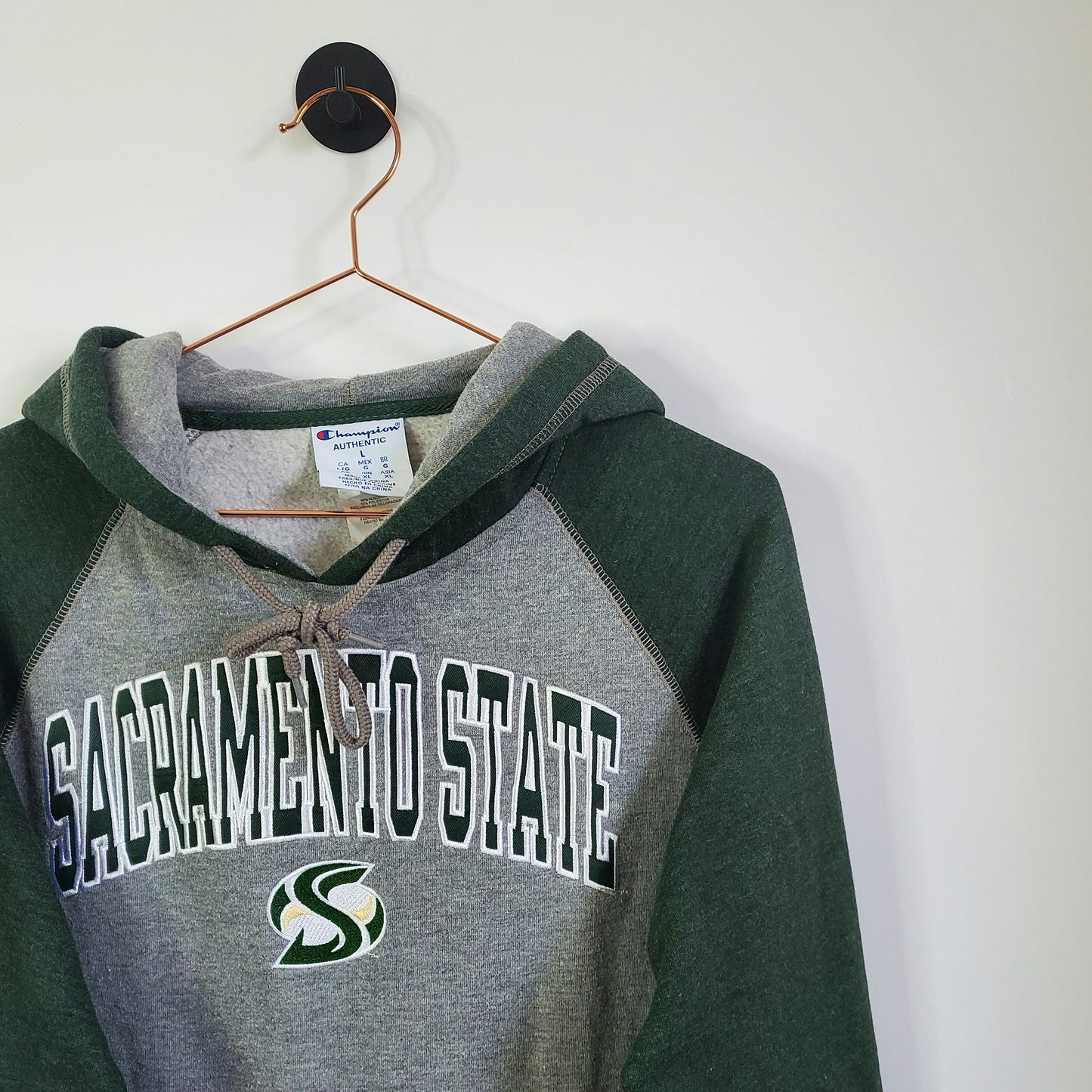 Vintage Recovery - Sacramento State Vintage Champion Hoodie Grey and Green Size L