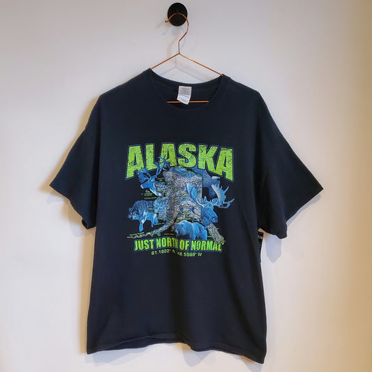 Vintage 90's Alaska Animals Graphic T-shirt | Size XL