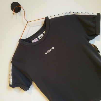 Kids Adidas Tape Arm T-shirt | Size 11-12 Years