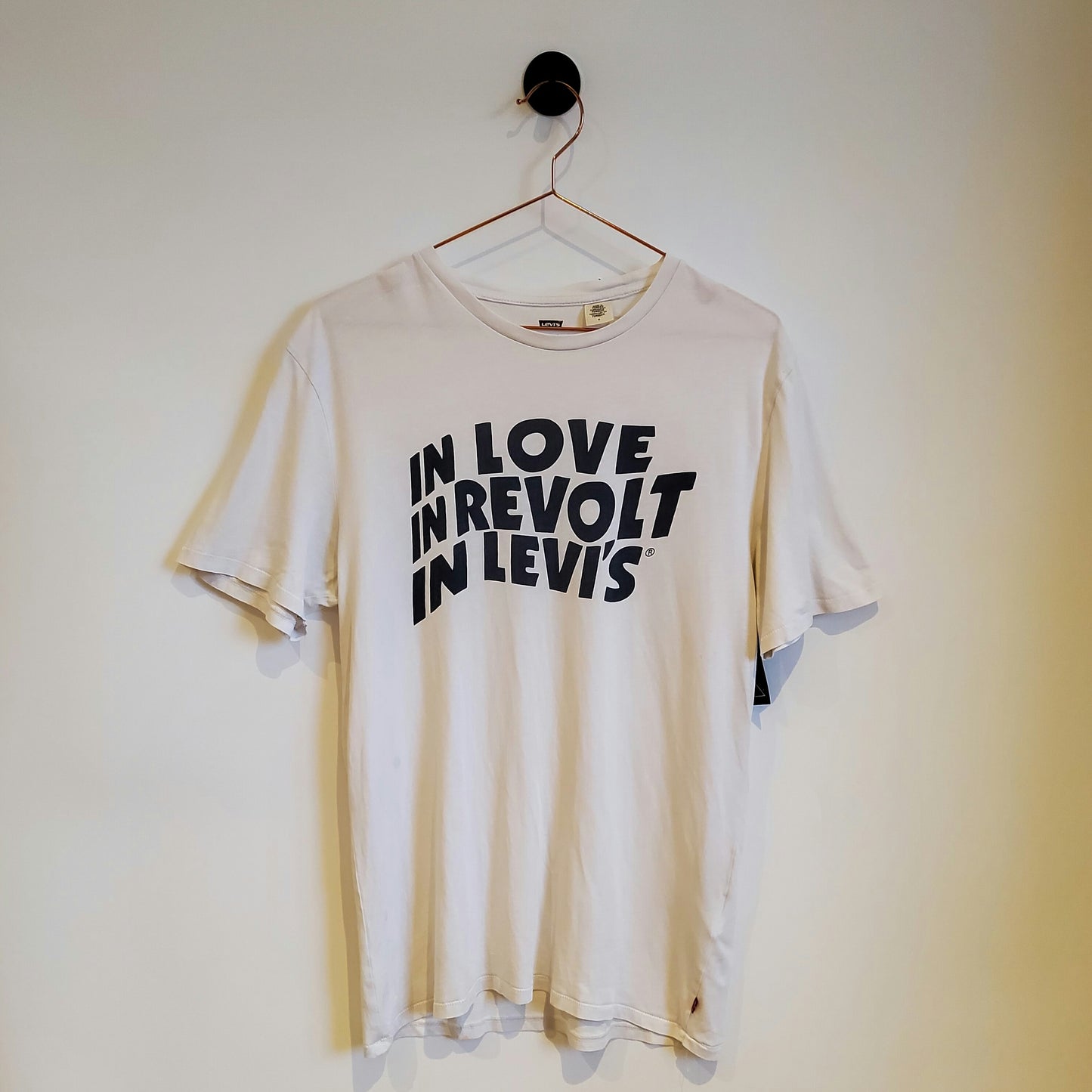 Retro Y2K Levi's Graphic T-shirt | Size M
